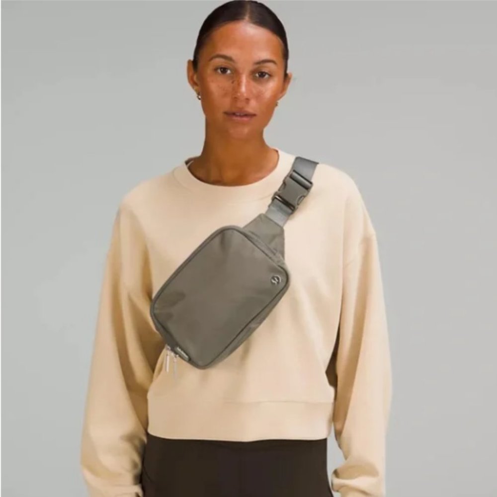 Lululemon Everywhere Belt Bag Large - Sage